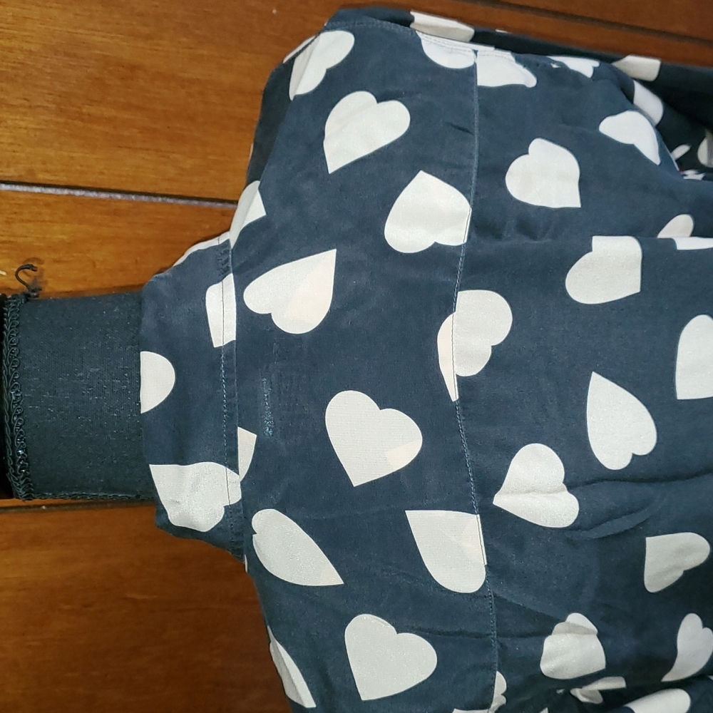 Equipment Silk top with pink hearts Woman's Size S - Picture 9 of 11
